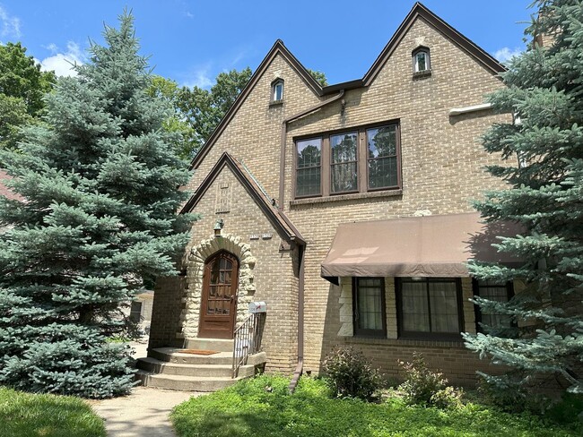 property at 1328-1330 Martha Washington Dr