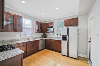 1633 W St SE in Washington, DC - Building Photo - Building Photo