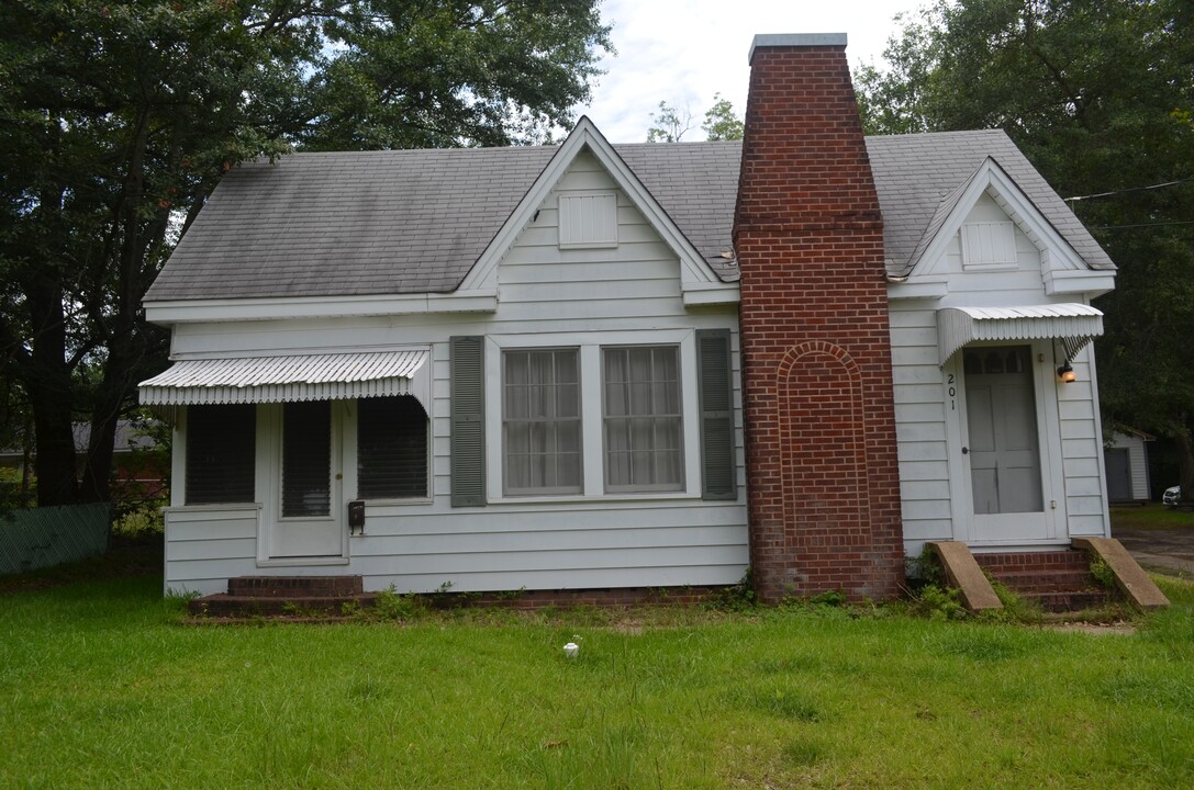 201 N Farmerville St in Ruston, LA - Building Photo