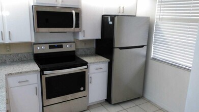 3516 Whitehall Dr in West Palm Beach, FL - Building Photo - Building Photo