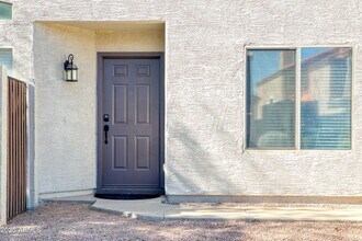 250 W Juniper Ave in Gilbert, AZ - Building Photo - Building Photo