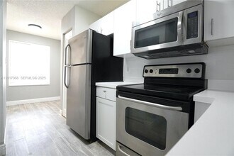 14104 Glenmoor Dr in West Palm Beach, FL - Building Photo - Building Photo