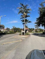 10007 Twin Lakes Dr in Coral Springs, FL - Building Photo