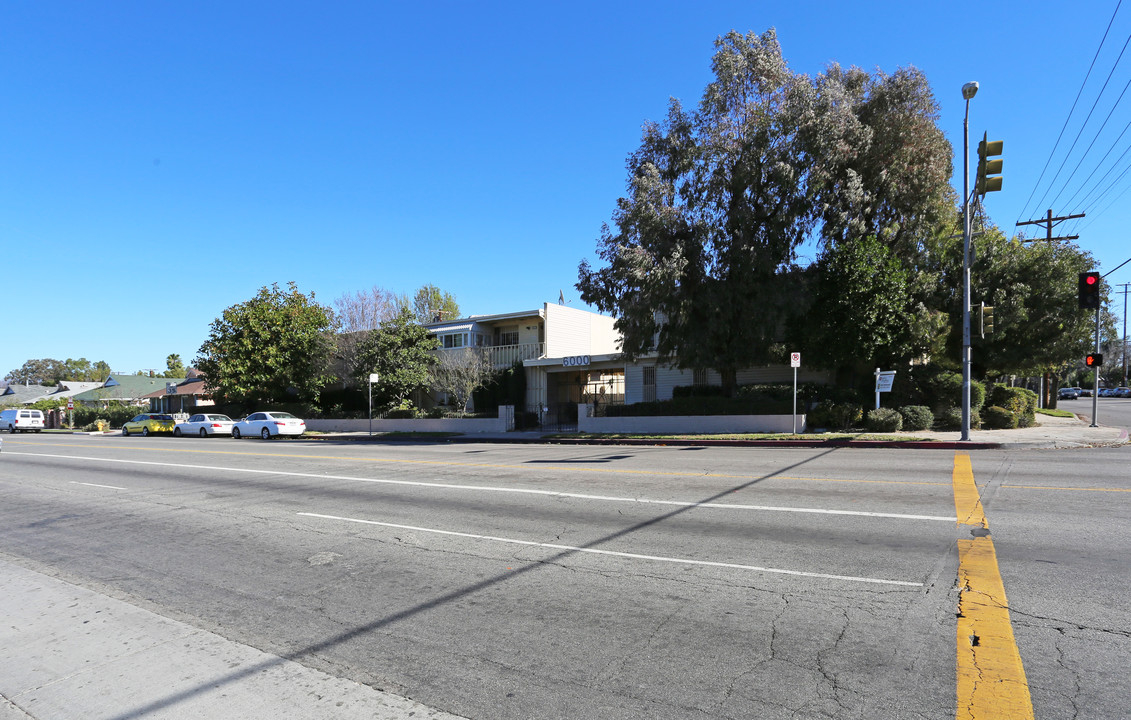 6000 Coldwater Canyon Ave in North Hollywood, CA - Building Photo