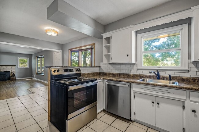 5014 Lexington Ave N in Shoreview, MN - Building Photo - Building Photo