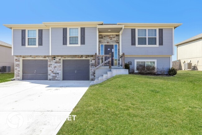 1012 Quartz St