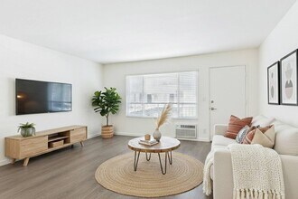 Reseda Apartments in Reseda, CA - Building Photo - Building Photo