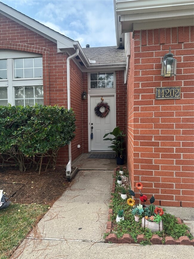 14202 Misty Knoll Ct