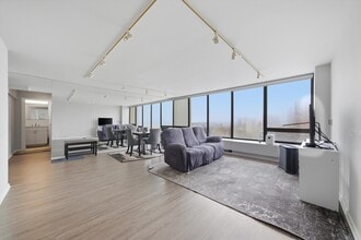 2800 N Lake Shore Dr, Unit # 03015 in Chicago, IL - Building Photo - Building Photo