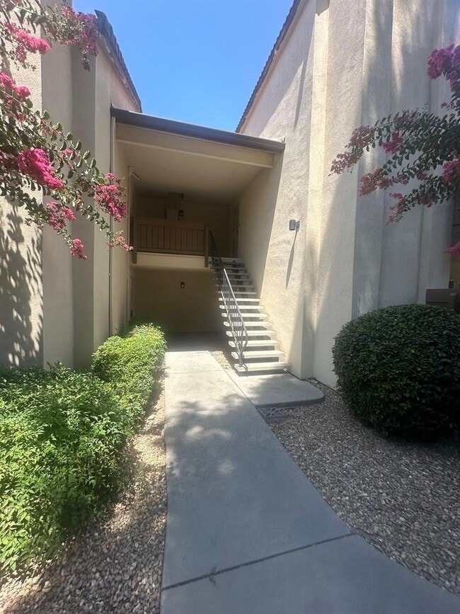 3700 Tully Rd in Modesto, CA - Building Photo - Building Photo
