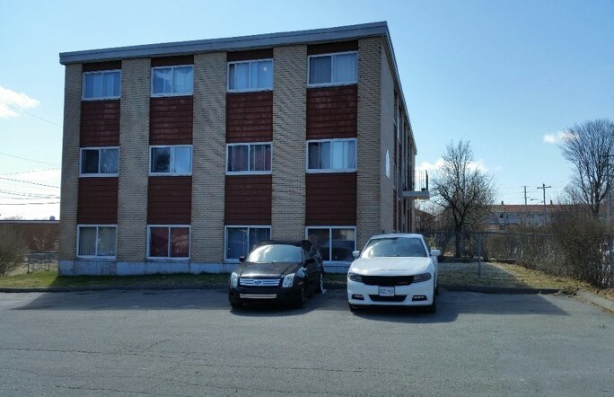 10 Kennedy Dr in Halifax, NS - Building Photo