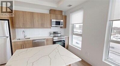 1333 Weber St E in Kitchener, ON - Building Photo - Building Photo