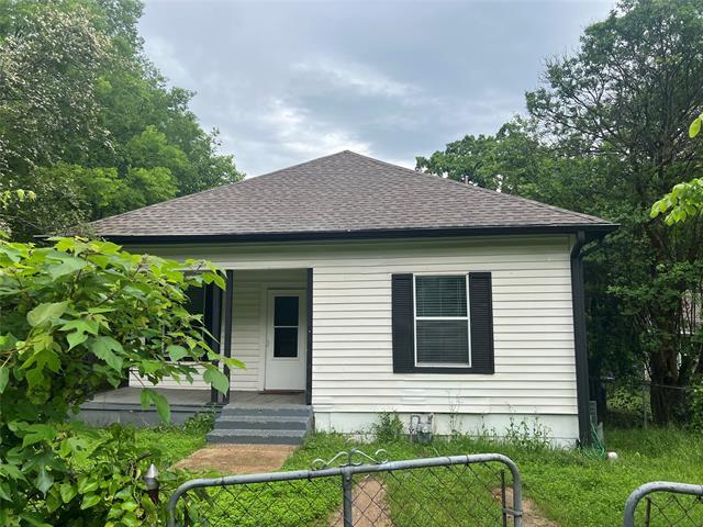 903 W Baker St in Denison, TX - Building Photo