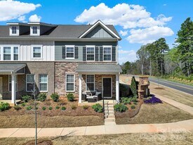 8004 Whitegrove Rd in Mint Hill, NC - Building Photo