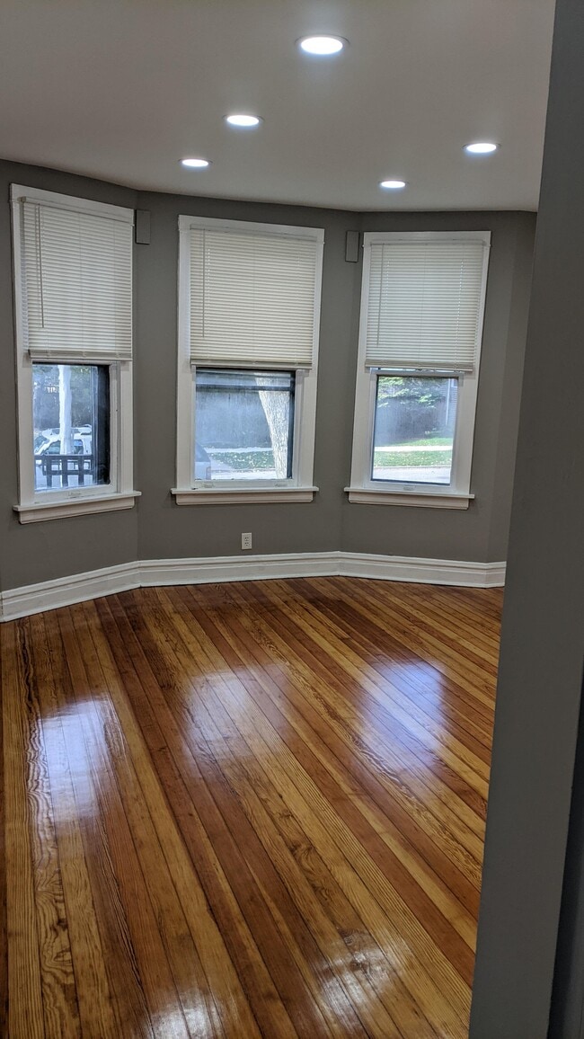 1114 Elgin Ave, Unit 1 in Forest Park, IL - Building Photo - Building Photo