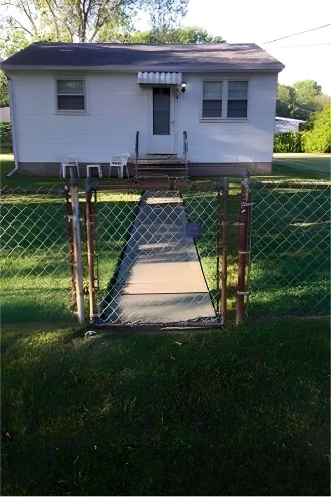 property at 219 Texas Ave