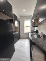 909 S 8th St in Philadelphia, PA - Building Photo