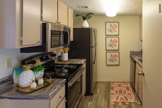 Summerfield Place in Oklahoma City, OK - Building Photo - Interior Photo