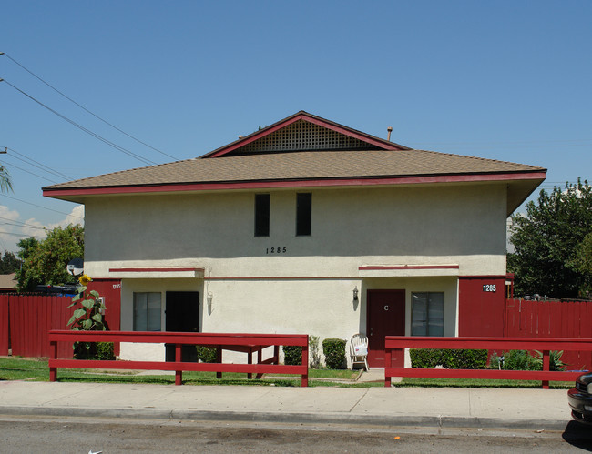 1285 W 9th St in Corona, CA - Foto de edificio - Building Photo