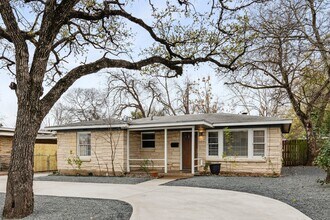 1021 E 45th St in Austin, TX - Building Photo - Building Photo