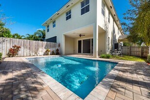 1031 NE 13th Ave in Fort Lauderdale, FL - Building Photo