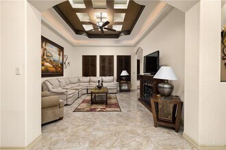 22 River Crest St in Rio Grande City, TX - Building Photo - Building Photo