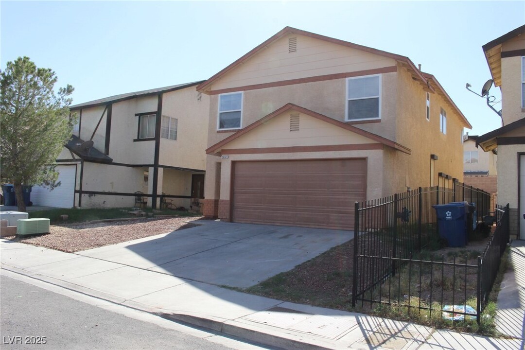 3861 Gulliver St in Las Vegas, NV - Building Photo