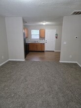 1209 Harmony St in Florence, SC - Foto de edificio - Building Photo