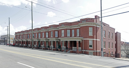 Minvilla Manor Apartments in Knoxville, TN - Building Photo - Building Photo