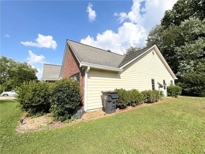 3070 Bugle Dr in Duluth, GA - Building Photo - Building Photo