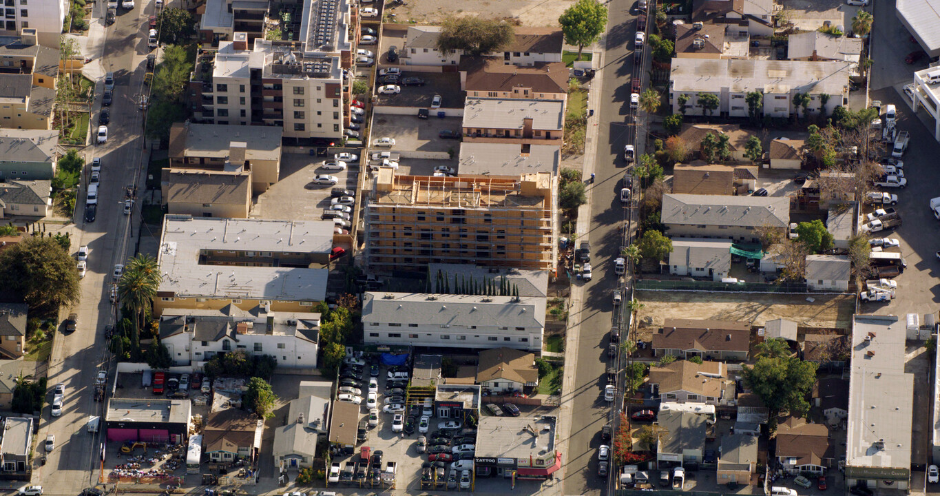 Elmer Lofts in North Hollywood, CA - Building Photo