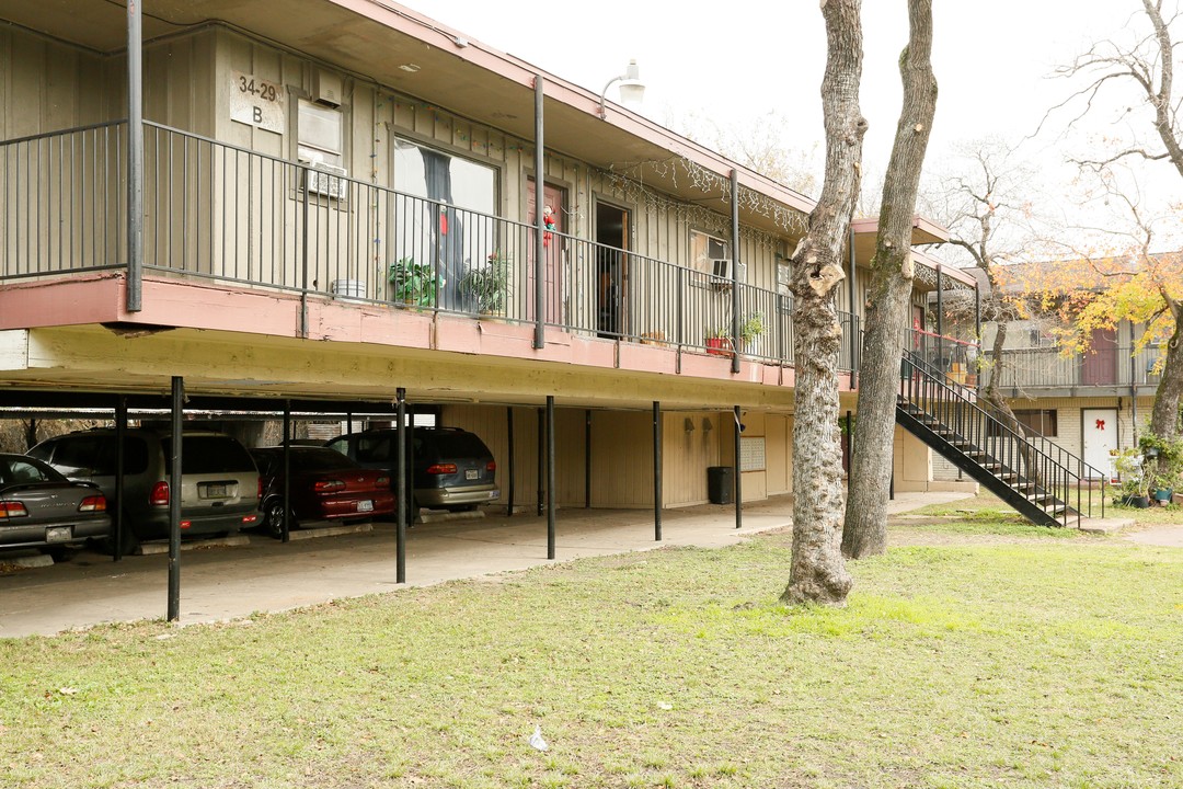 Oak Acres Apartments in Houston, TX - Building Photo