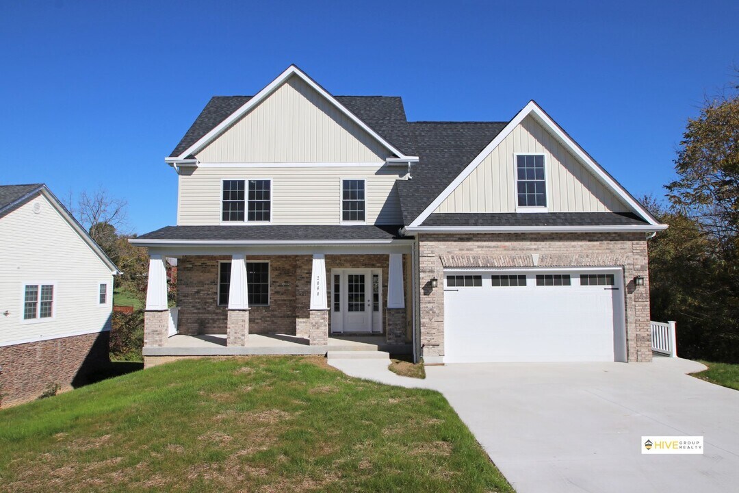 2060 Willow Hill Dr in Harrisonburg, VA - Building Photo