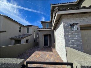 2209 Fish Hawk St in Las Vegas, NV - Building Photo - Building Photo