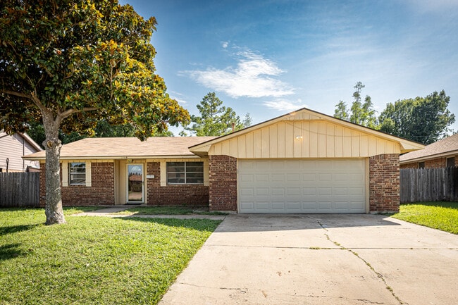 4708 NW Cheryl Blvd in Lawton, OK - Building Photo - Building Photo