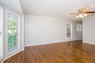 6858 Creekwood Dr in Douglasville, GA - Building Photo - Building Photo