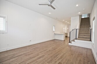 444 SW B St in Bentonville, AR - Foto de edificio - Building Photo