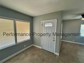 1020 R St in Bakersfield, CA - Building Photo - Building Photo