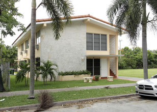 36 Santillane Ave in Coral Gables, FL - Building Photo - Building Photo