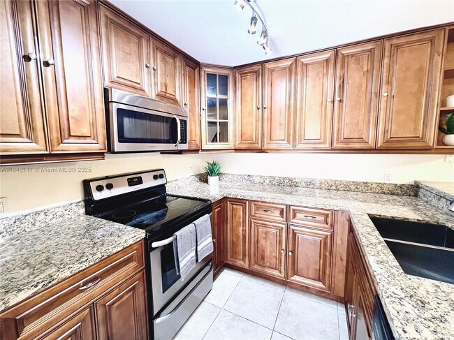 182 Charter Way in West Palm Beach, FL - Building Photo - Building Photo