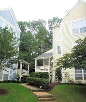 7741 Willow Point Dr in Falls Church, VA - Building Photo