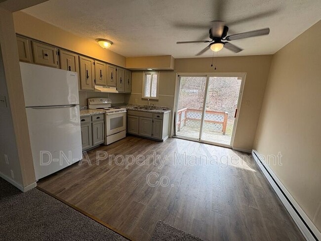 219 Joy Glen in Sciota, PA - Building Photo - Building Photo