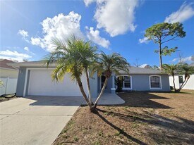 3255 Mayflower Terrace in North Port, FL - Building Photo