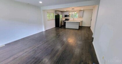 418 Roebling Rd in Cincinnati, OH - Building Photo - Building Photo