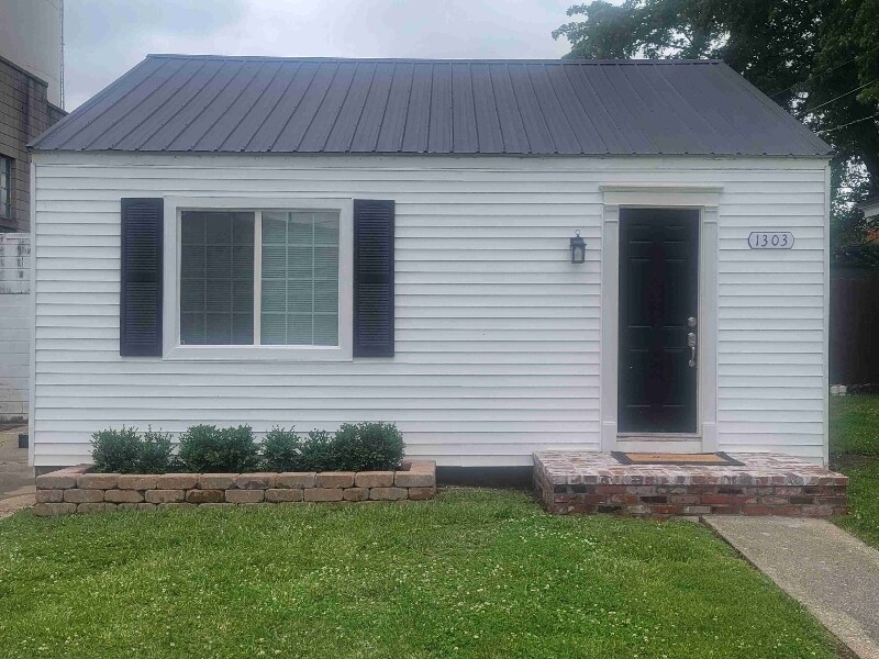 1303 Walnut St in Lawrenceville, IL - Building Photo