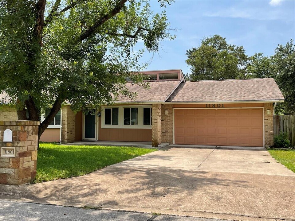 11801 Knights Bridge in Austin, TX - Foto de edificio