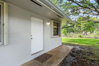 5637 Taft St in Hollywood, FL - Building Photo - Building Photo