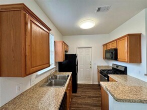 6914 Meador Ave in Austin, TX - Building Photo - Building Photo
