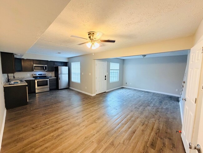 365-425 Darby Creek Rd in Lexington, KY - Building Photo - Building Photo