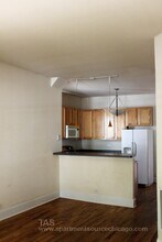 2430 N Marshfield Ave, Unit 1 in Chicago, IL - Building Photo - Building Photo